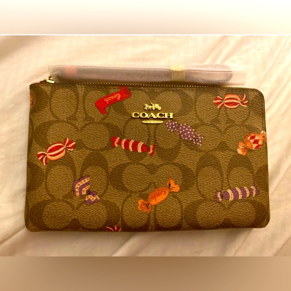 Coach•Large Corner Zip Wristlet In Signature Canvas With Candy Print